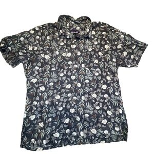 Patagonia Mens Button Up Shirt Size XL Dark Floral Casual Fair Trade Tropical
